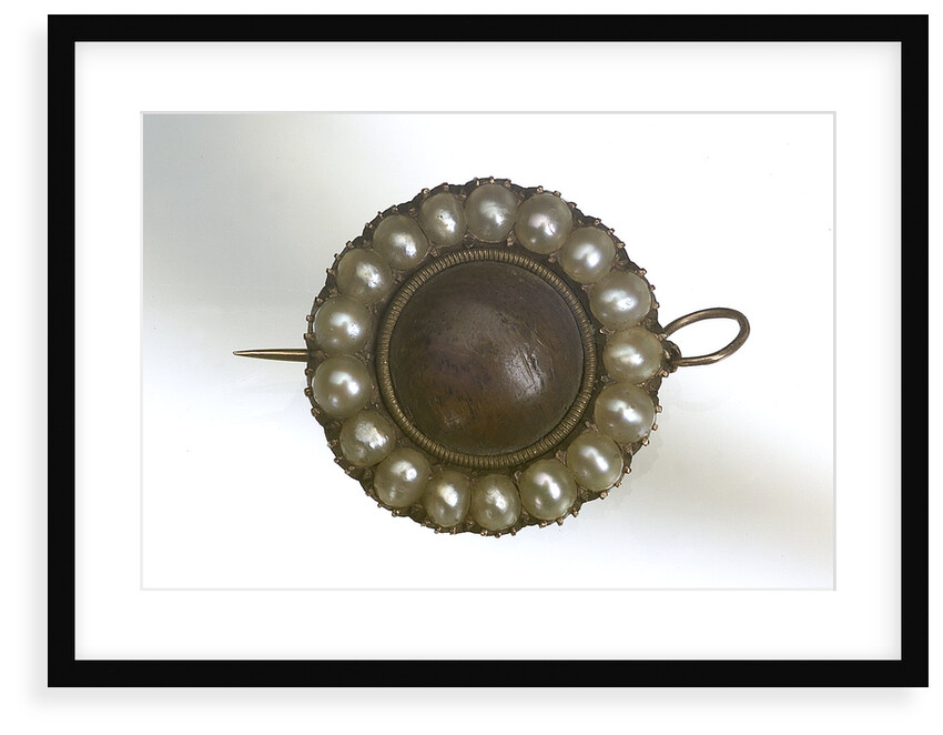Brooch by unknown