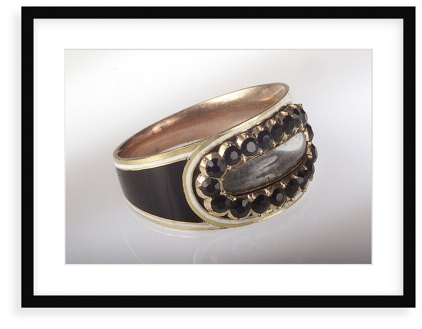 Gold ring by unknown