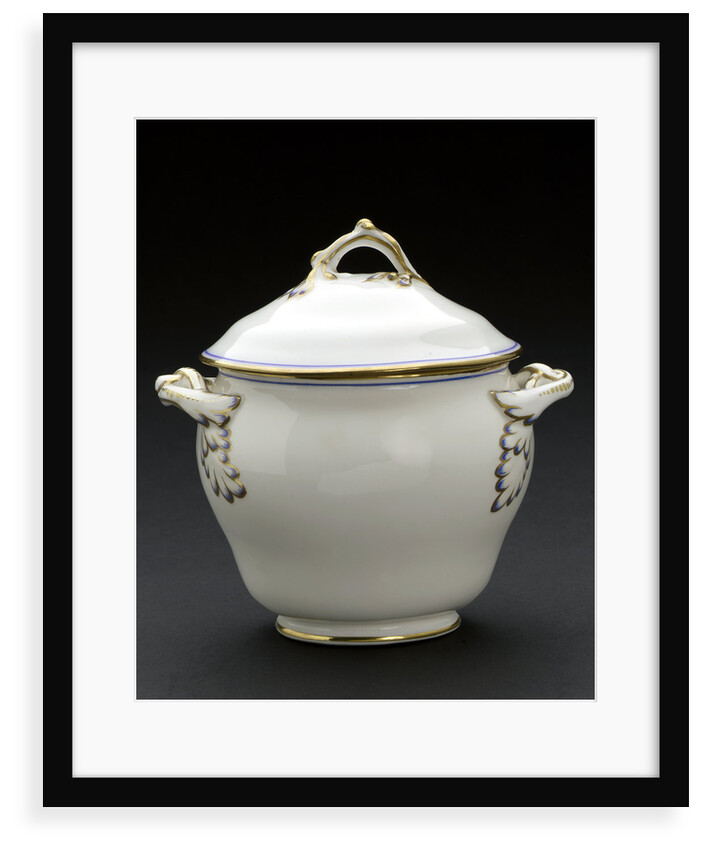 Porcelain bowl with lid by Unknown