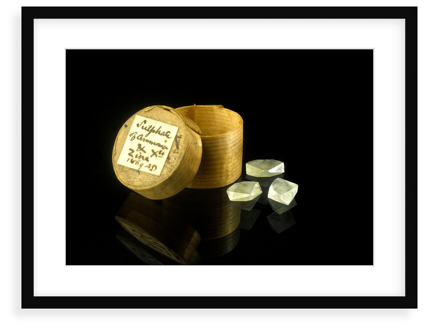 Pill box and sulphate of ammonia by Unknown