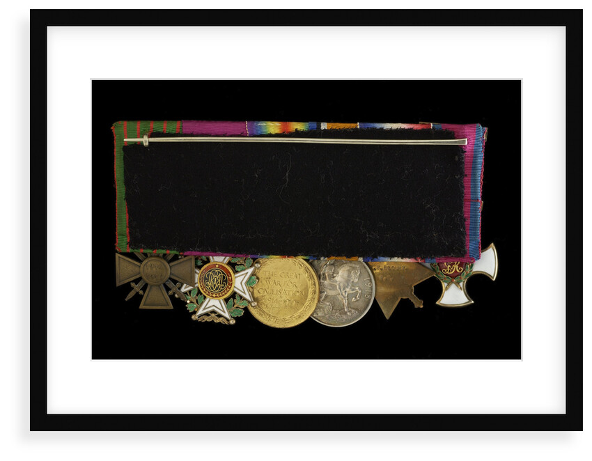 Medals on bar (reverse, right to left): Distinguished Service Order, 1914-15 Star; British War Medal 1914-1918; Victory Medal 1914-1918; Order of Leopold, 4th class (military); Croix de Guerre 1914-1918 by W. Wyon
