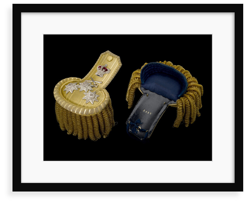 Royal Marines uniform: epaulettes by unknown