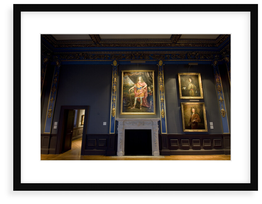 Queen's Cabinet by unknown