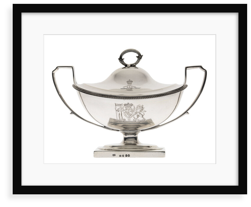 Sauce tureen with lid by Daniel Pontifex