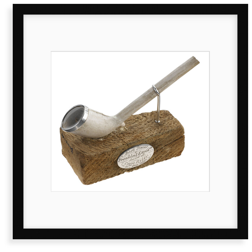 Clay pipe by unknown