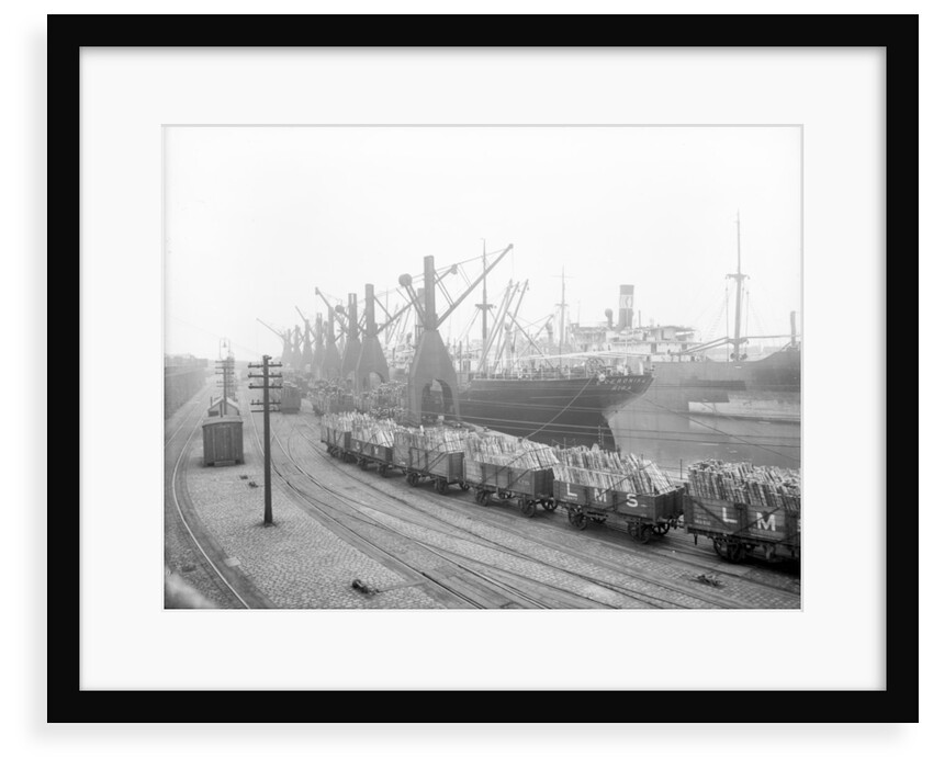 'Everonika' (La, 1906) at quayside in Stalbridge dock, Garston by unknown