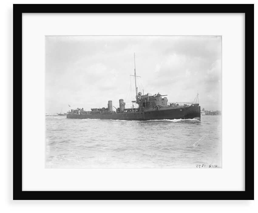 A starboard bow view of Torpedo boat '26' (1908) by unknown