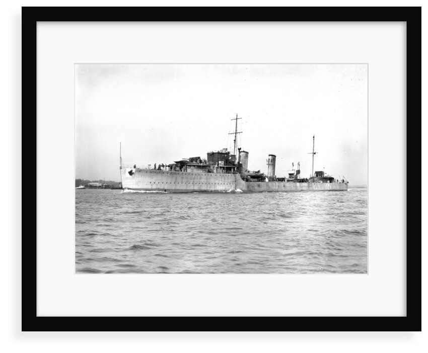 HMS 'Daring' (1932), under way in Southampton Water on builder's trials by unknown