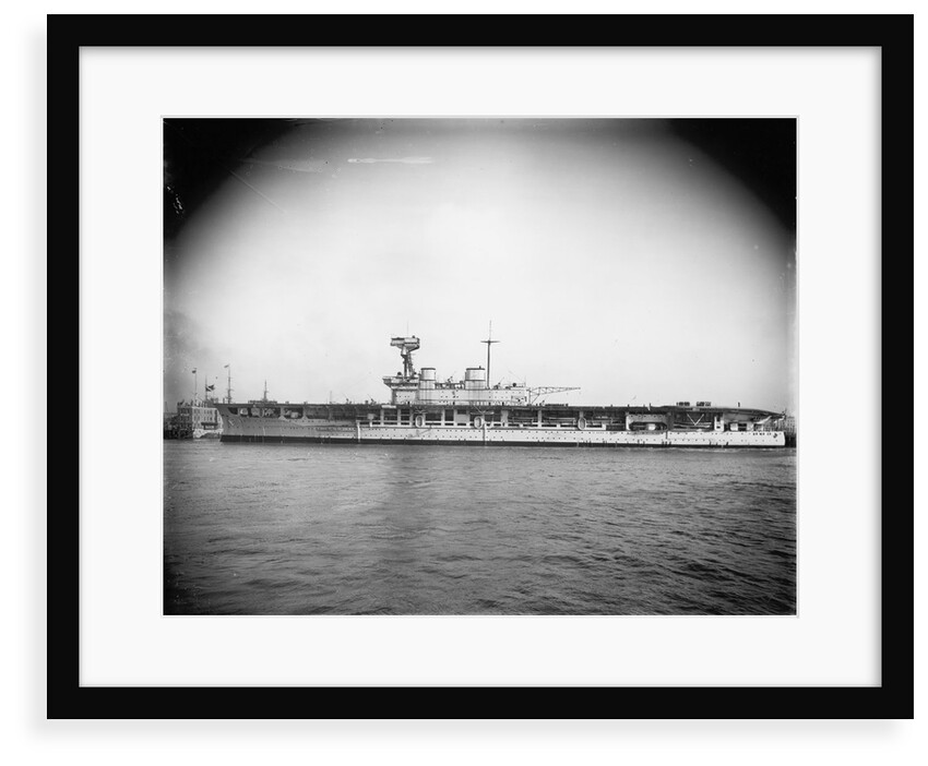 HMS 'Eagle' (1918) by Unknown