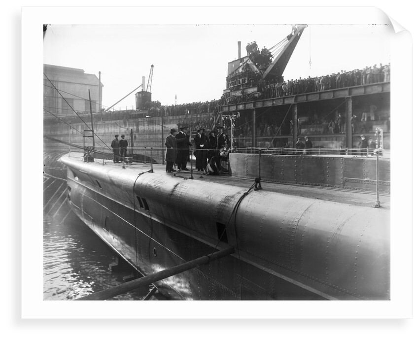 Submarine HMS 'J2' (1915) by unknown