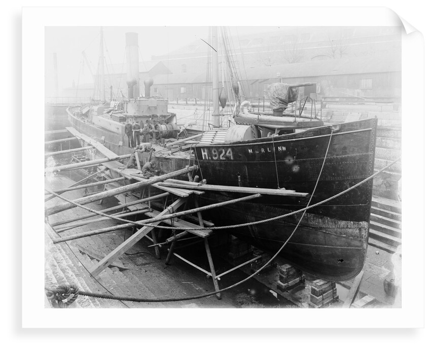 Trawler HMS 'Merlin II' (1906) by unknown