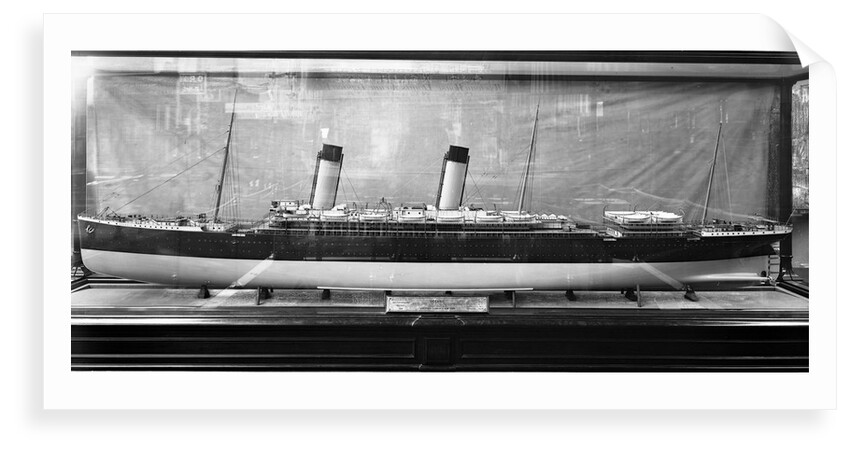 Model of the 'Oceanic' (1899) by Bedford Lemere & Co.