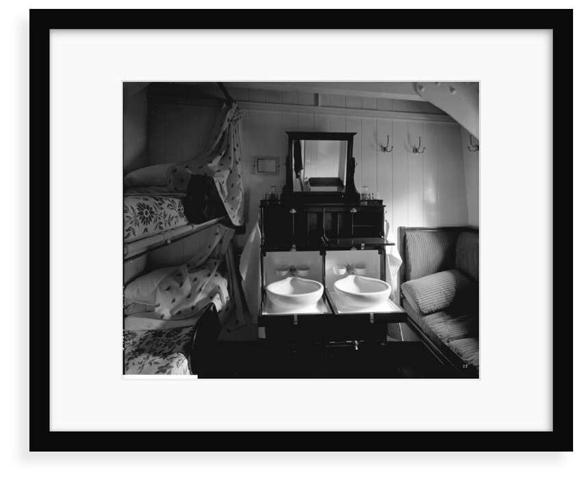Second Class stateroom on the 'Balmoral Castle' (1910) by Bedford Lemere & Co.