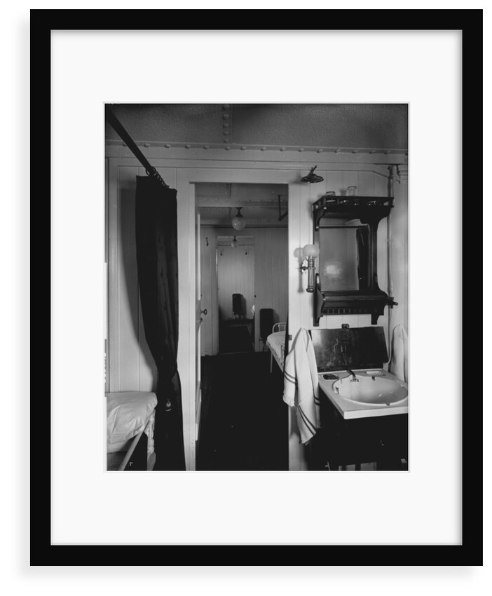 First Class suite on the 'Highland Loch' (1911) by Bedford Lemere & Co.