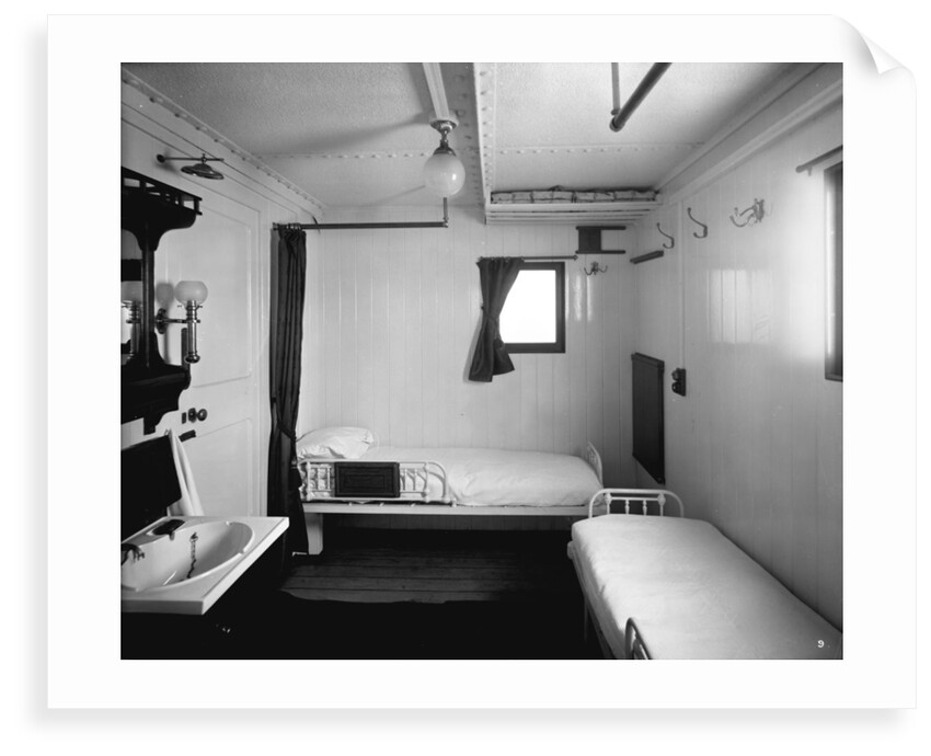 First Class stateroom on the 'Highland Loch' (1911) by Bedford Lemere & Co.