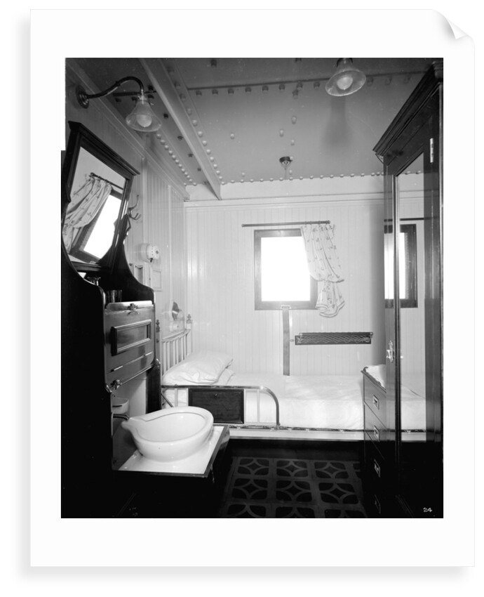 First Class stateroom on the 'Llandovery Castle' (1914) by Bedford Lemere & Co.
