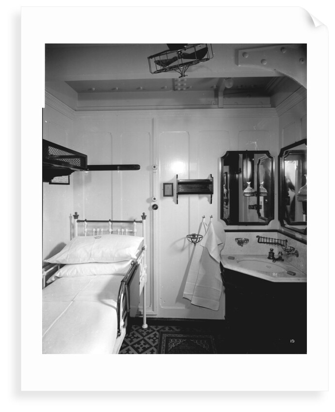 First Class stateroom on the 'Orduna' (1914) by Bedford Lemere & Co.