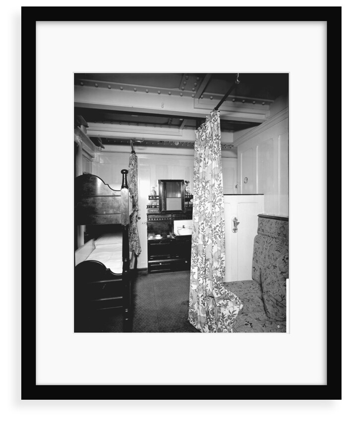 Second Class stateroom on the 'Olympic' (1911) by Bedford Lemere & Co.