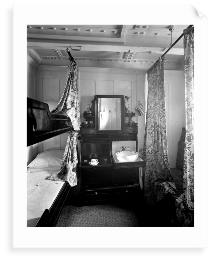 Second Class stateroom on the 'Olympic' (1911) by Bedford Lemere & Co.