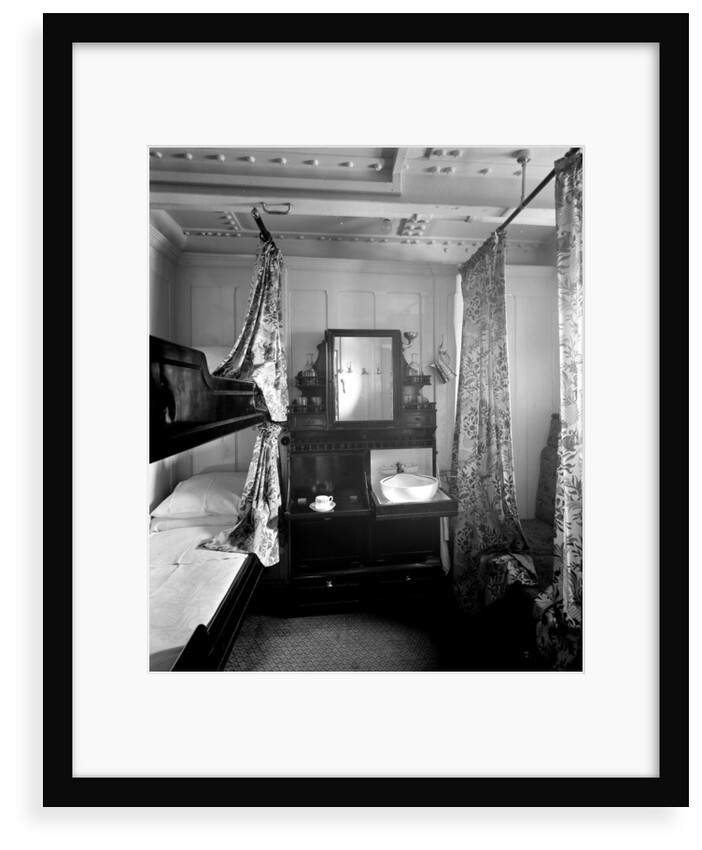 Second Class stateroom on the 'Olympic' (1911) by Bedford Lemere & Co.