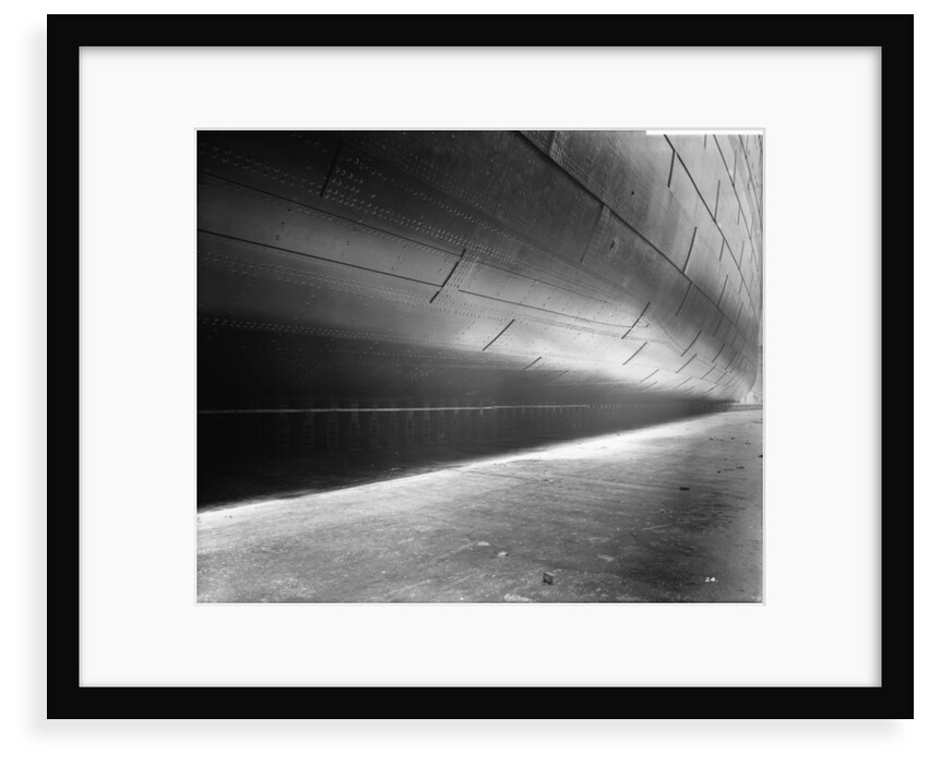Bottom plating of the 'Aquitania' (1914) by Bedford Lemere & Co.