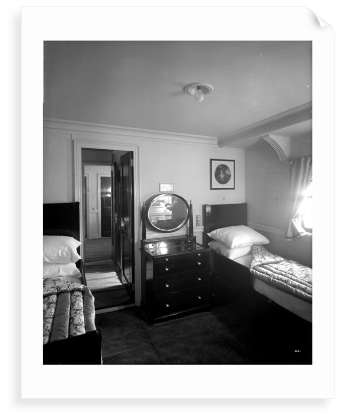 First Class suite on the 'Aquitania' (1914) by Bedford Lemere & Co.