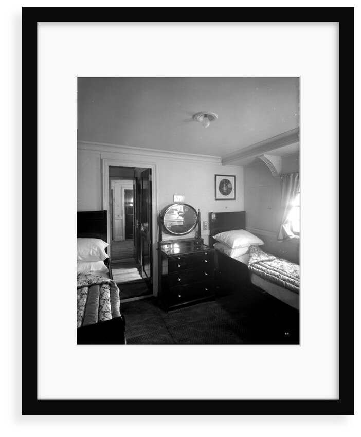 First Class suite on the 'Aquitania' (1914) by Bedford Lemere & Co.