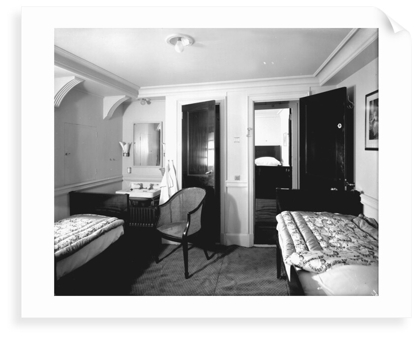 First Class suite on the 'Aquitania' (1914) by Bedford Lemere & Co.