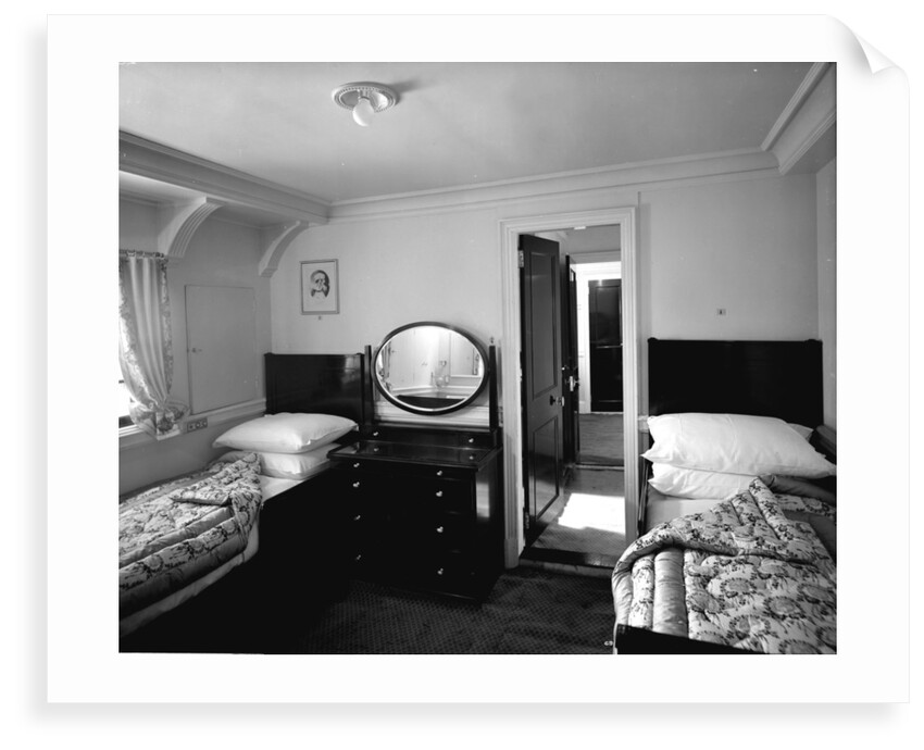 First Class suite on the 'Aquitania' (1914) by Bedford Lemere & Co.