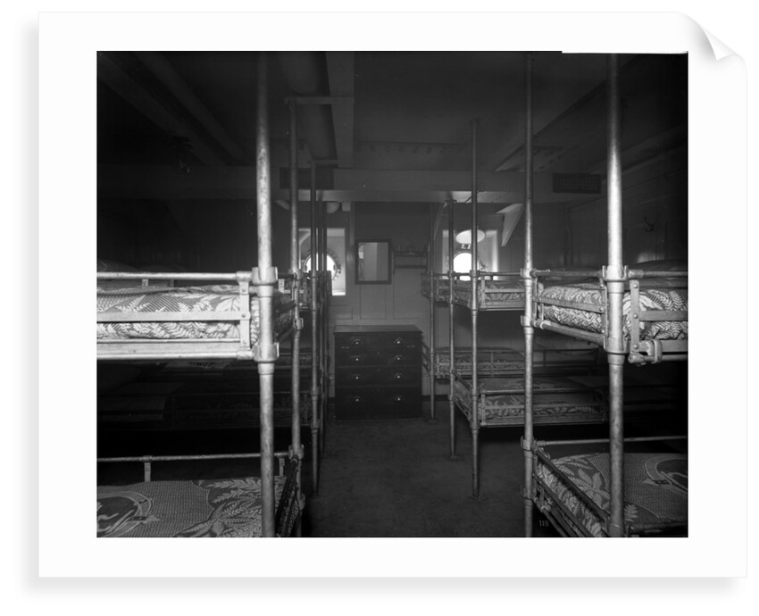 Men's Ward on the 'Aquitania' (1914) by Bedford Lemere & Co.