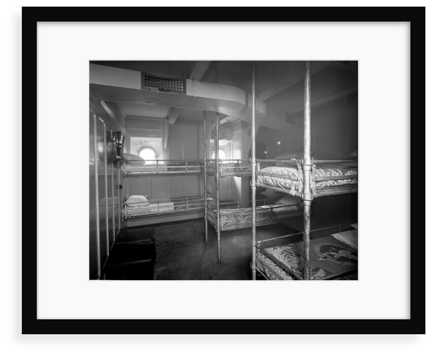 Men's Ward on the 'Aquitania' (1914) by Bedford Lemere & Co.