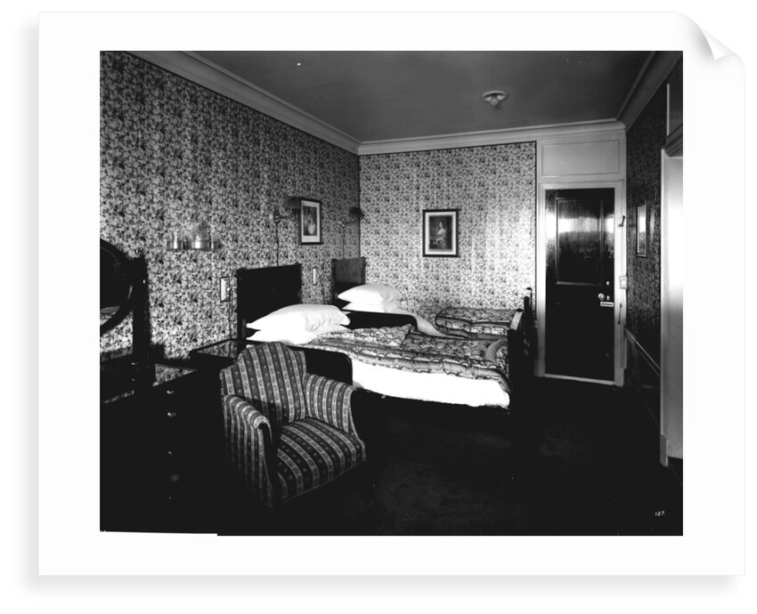 First Class bath and toilet suite on the 'Aquitania' (1914) by Bedford Lemere & Co.