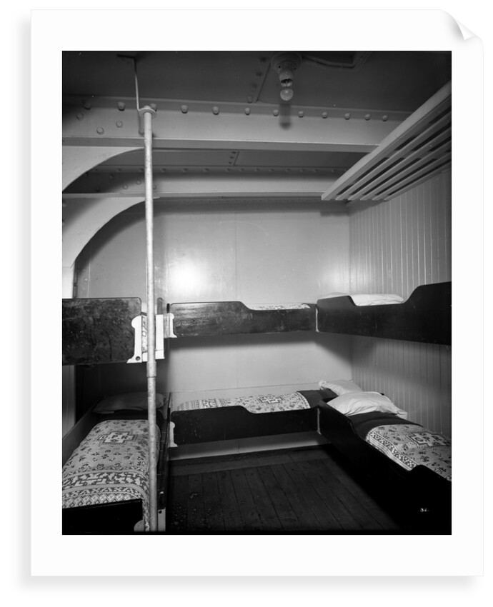 Third Class cabin on the 'Missanabie' (1914) by Bedford Lemere & Co.