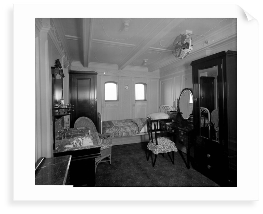 First Class stateroom on the 'Essequibo' (1914) by Bedford Lemere & Co.