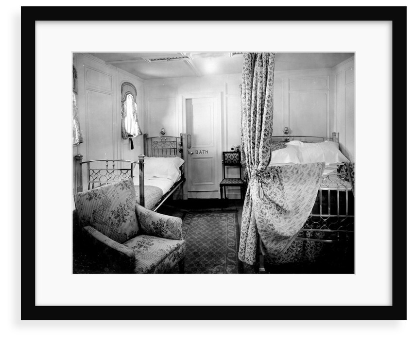 First Class cabin de luxe on the 'Niagara' (1913) by Bedford Lemere & Co.