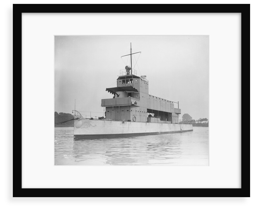 'Melik' 1897, moored off Chiswick during builder's trials by unknown