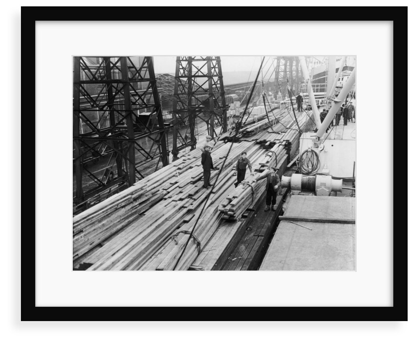 Wood unloaded from the Pacific Reliance (1951) by unknown