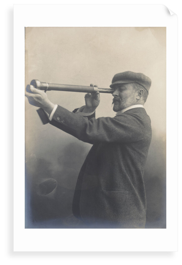 Cust demonstrating his Patent Rangefinder, circa 1904 by unknown
