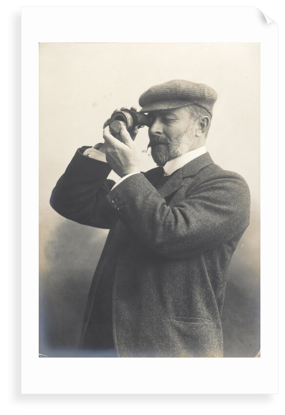 Cust demonstrating his Patent Rangefinder, circa 1904 by unknown