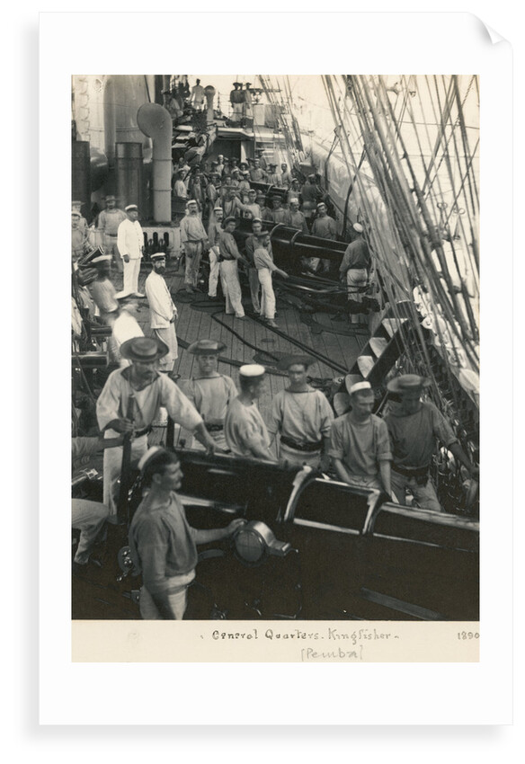HMS 'Kingfisher' crew by unknown