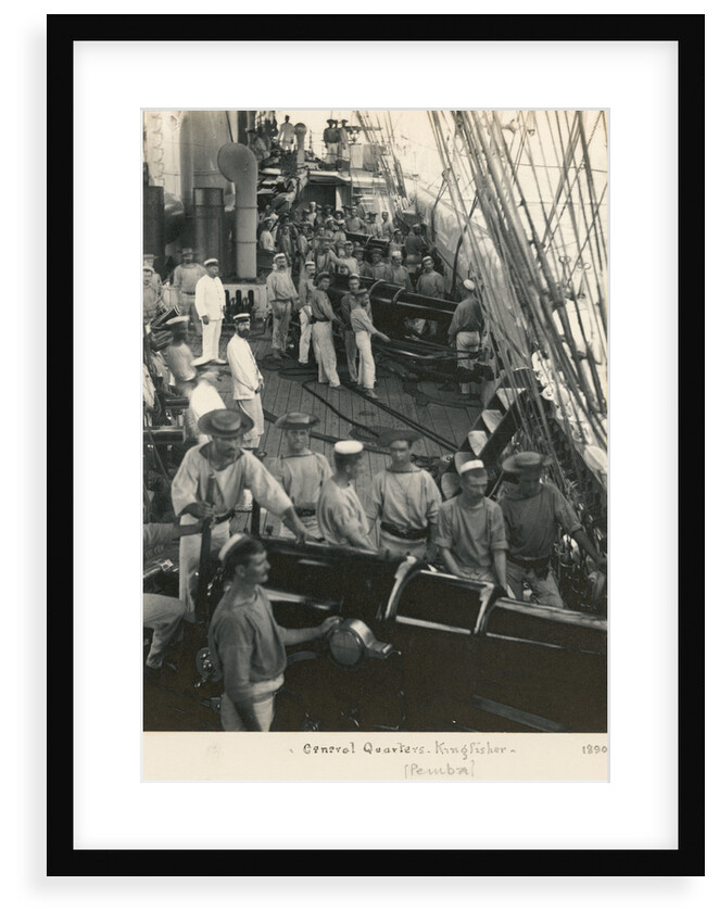 HMS 'Kingfisher' crew by unknown