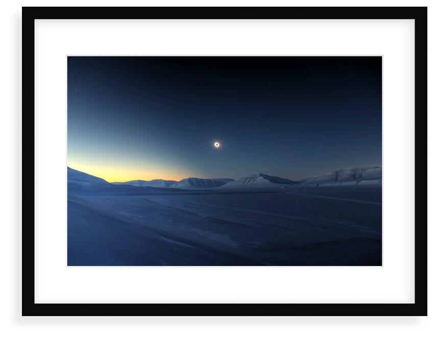 Eclipse totality over Sassendalen by Luc Jamet