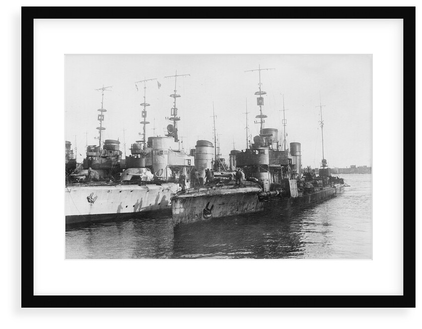 Torpedo boat 'S65' (Ge, 1916) with other torpedo boats by unknown