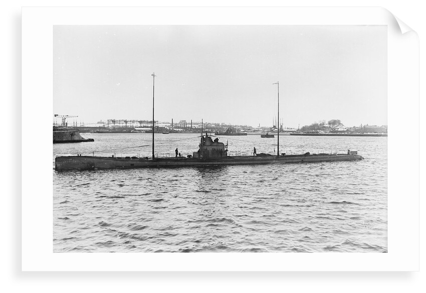 Photograph of U90 (1917). A port near beam from just forward of broadside view in 1917 by unknown