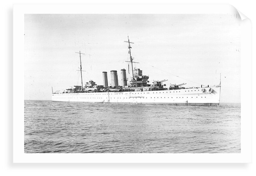 Heavy cruiser HMS 'Kent' (1926) by unknown