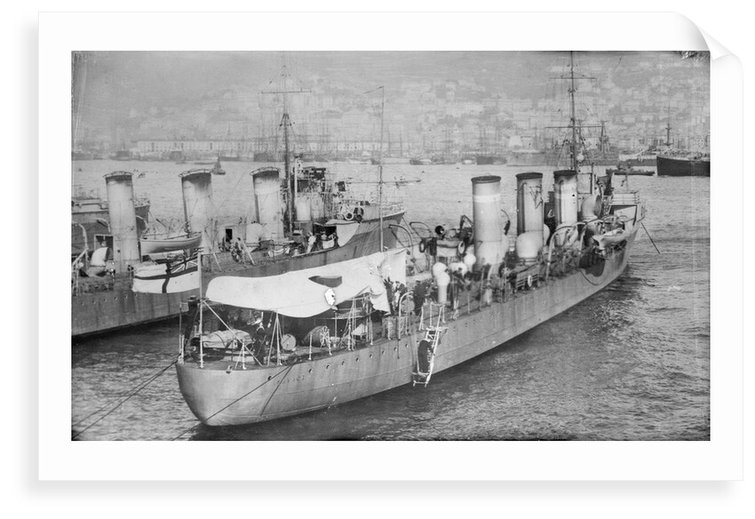 Torpedo boat destroyer HMS 'Savage' (1910) by unknown