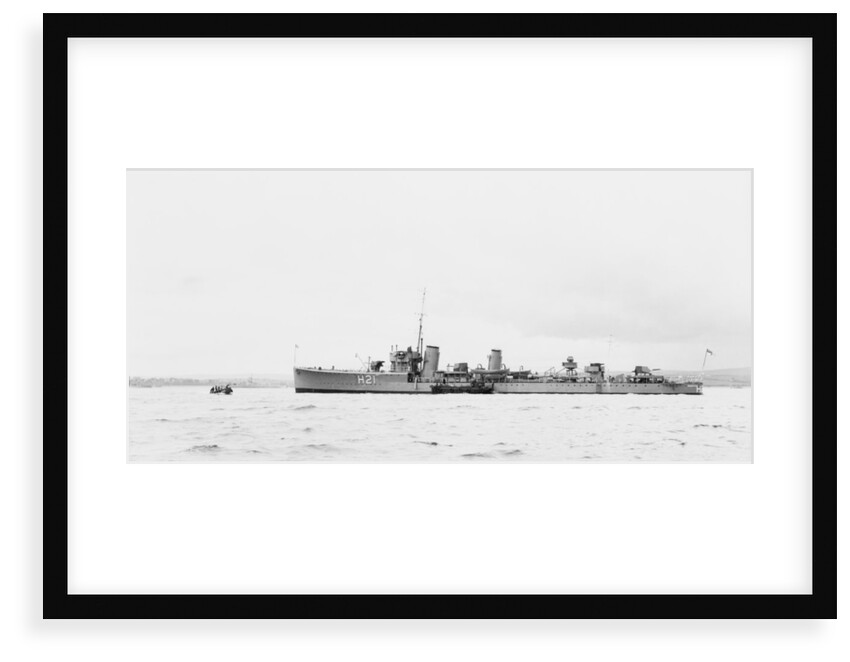 Destroyer HMS 'Scimitar' (1918), pendant H21 by unknown