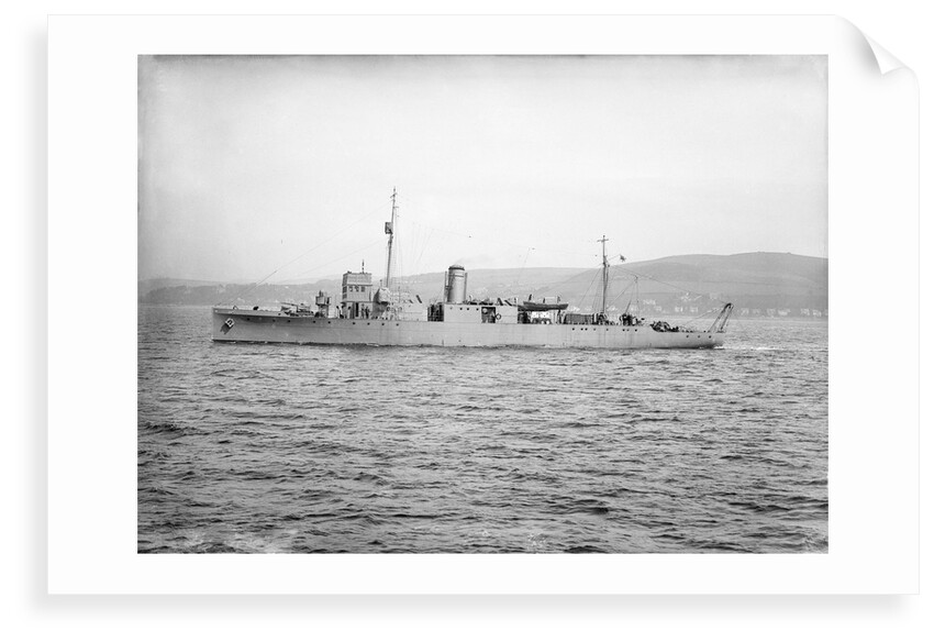 HMS 'Cattistock' (1917) during trials period by Unknown