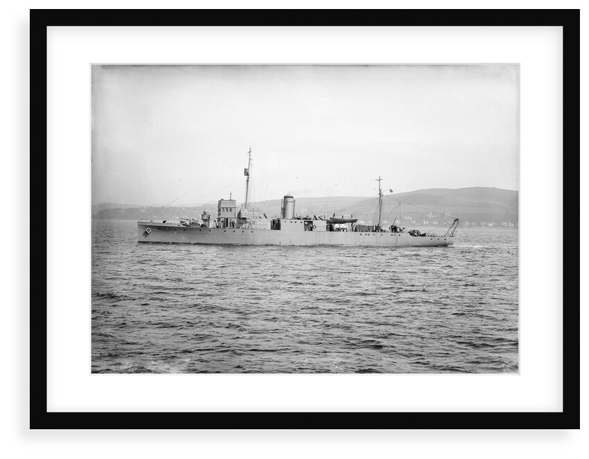 HMS 'Cattistock' (1917) during trials period by Unknown