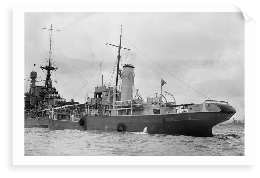 'Petronel' (Br, 1918) alongside 'Repulse' (Br, 1916) by unknown